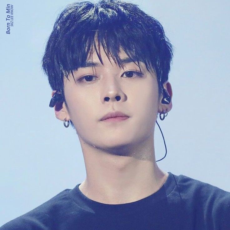 Behind-the-scenes cut of Stray Kids