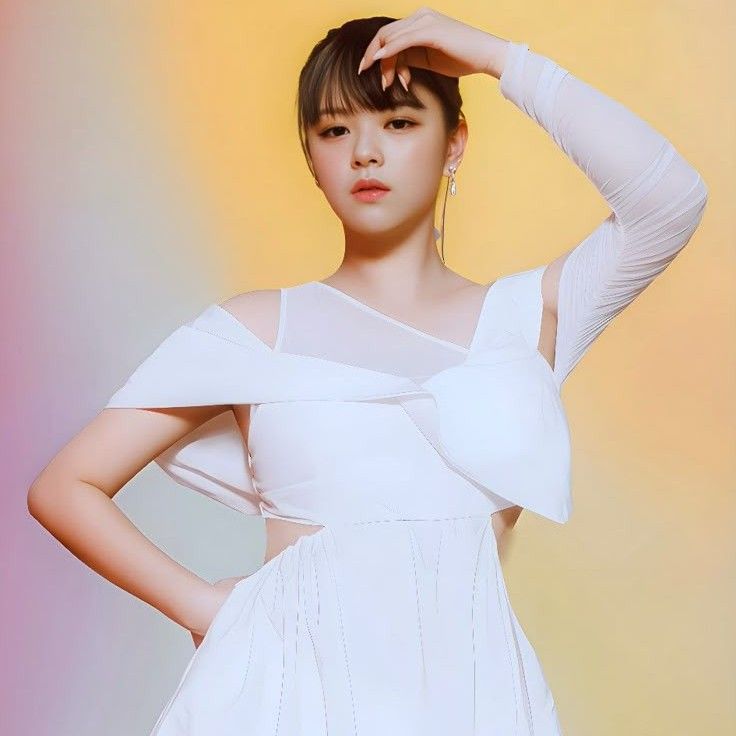 Behind-the-scenes cut of Jeongyeon (TWICE)
