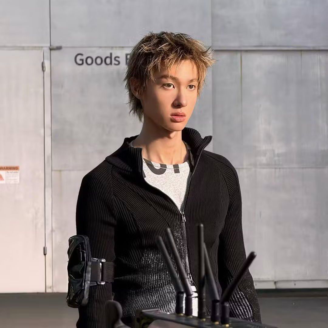 A moment captured by Martin (CORTIS)'s fan