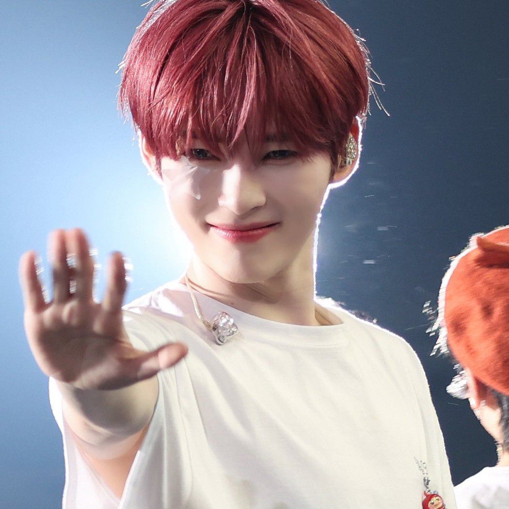 成韩彬 (ZEROBASEONE)的最新活动照片