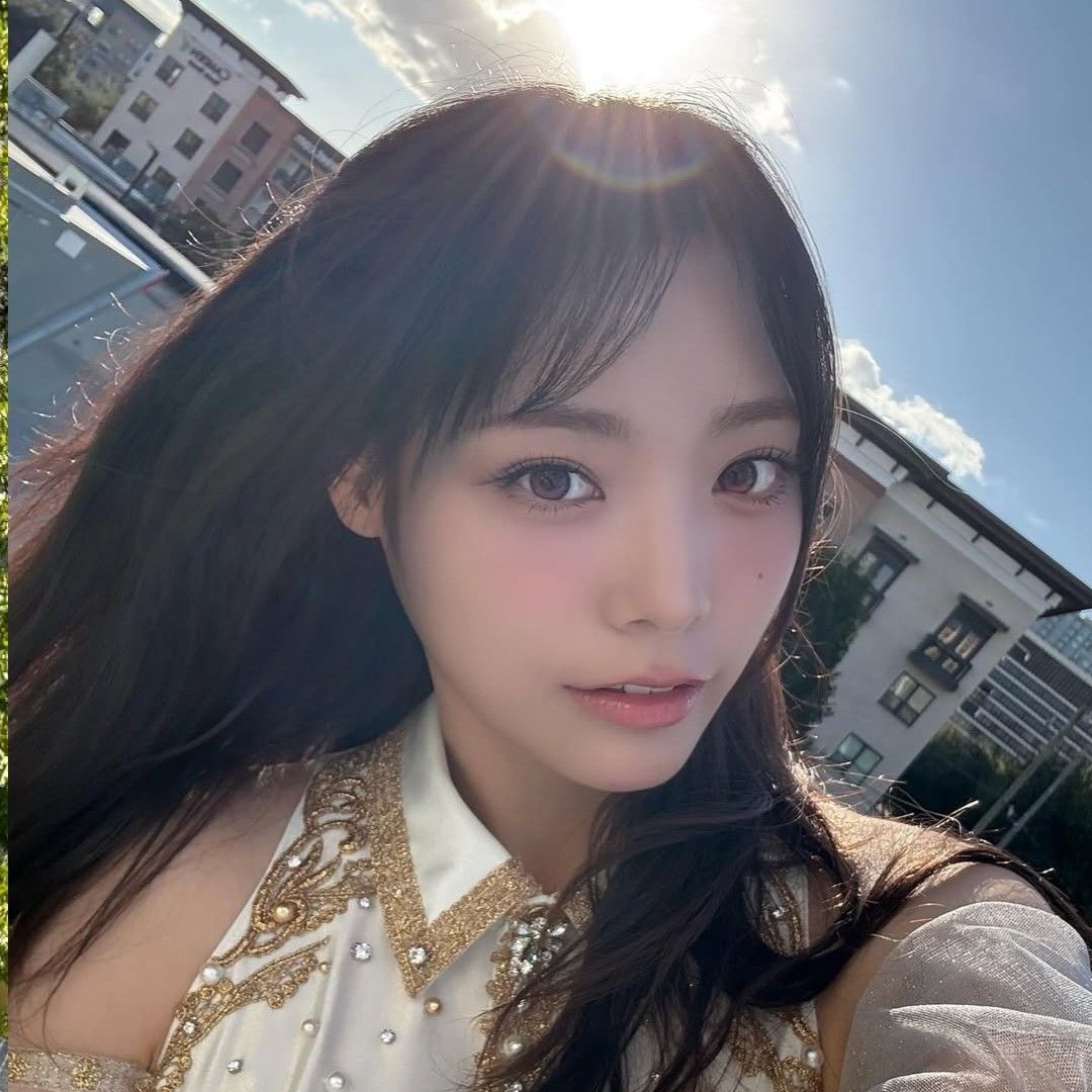 Recent activity shot of Siyeon (QWER)