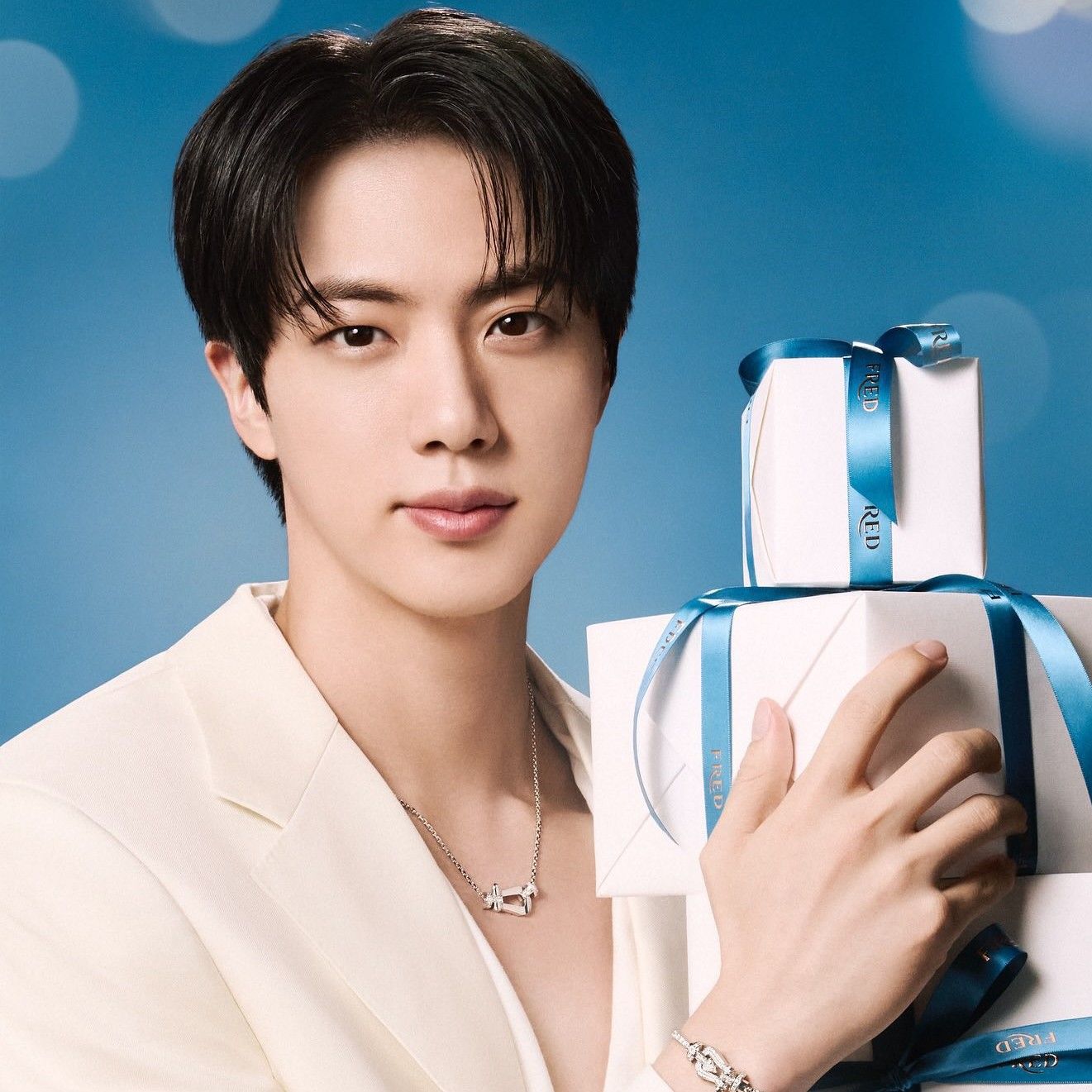 Foto aktivitas terbaru Jin (BTS)