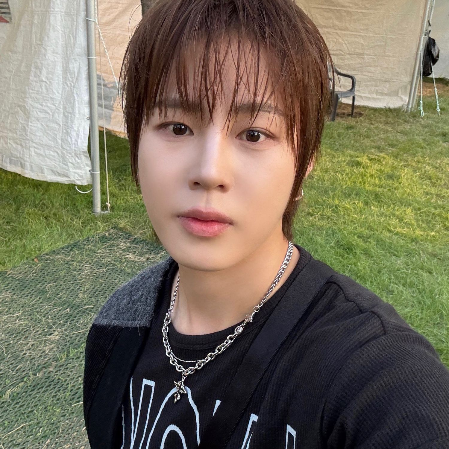 Behind-the-scenes cut of Ha Sungwoon