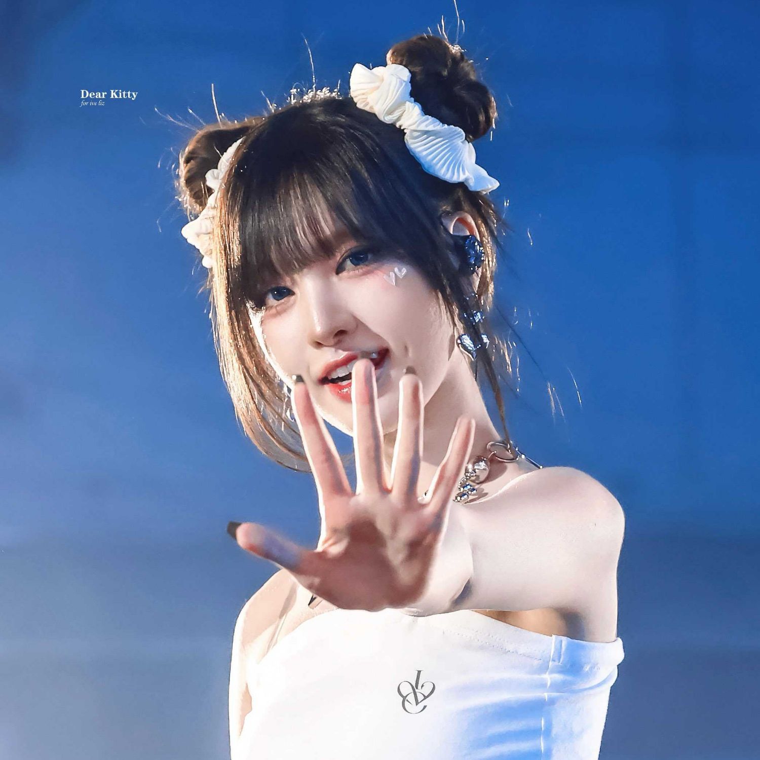 Behind-the-scenes cut of IVE