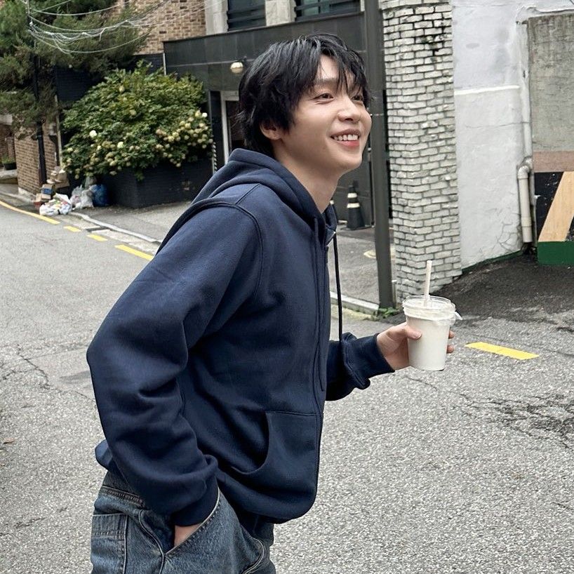 A moment captured by Jeong Sewoon's fan