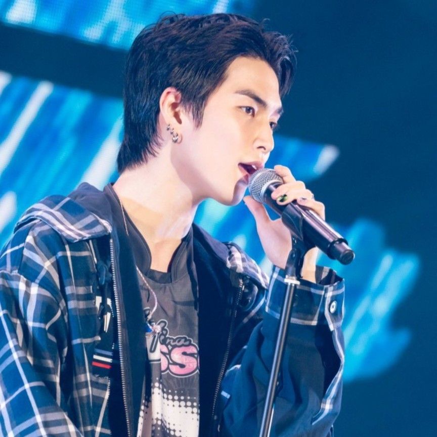 A moment captured by Seunghan's fan
