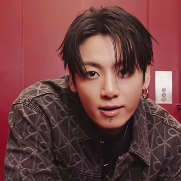 Foto aktivitas terbaru Jungkook (BTS)