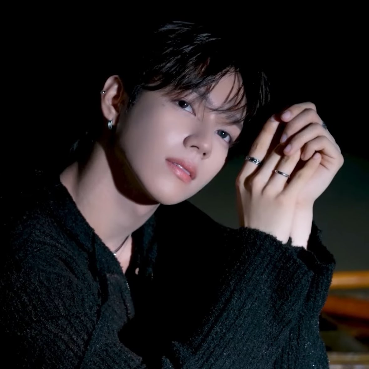 A moment captured by JL (AHOF)'s fan