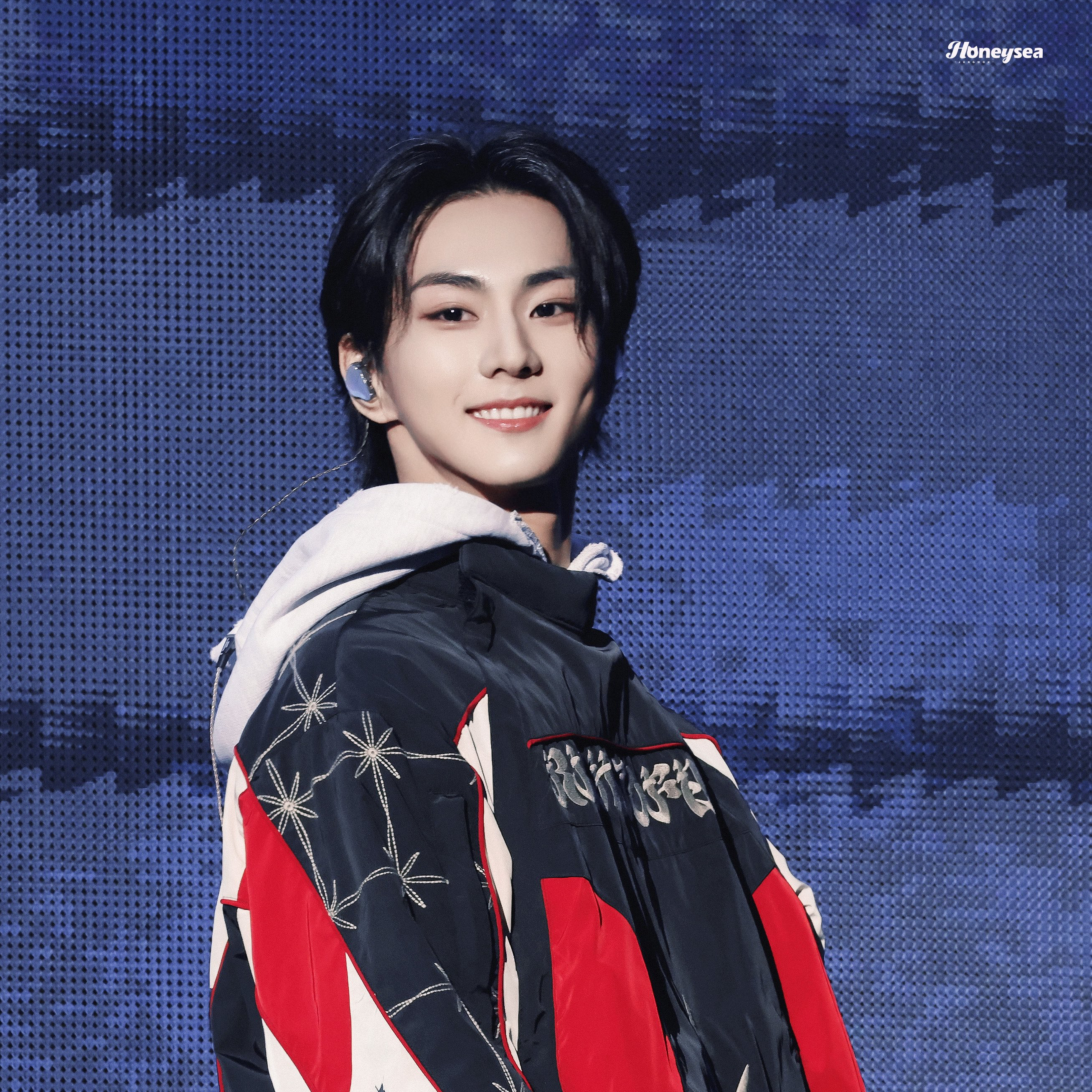 Latest photo of Jungwon (ENHYPEN)