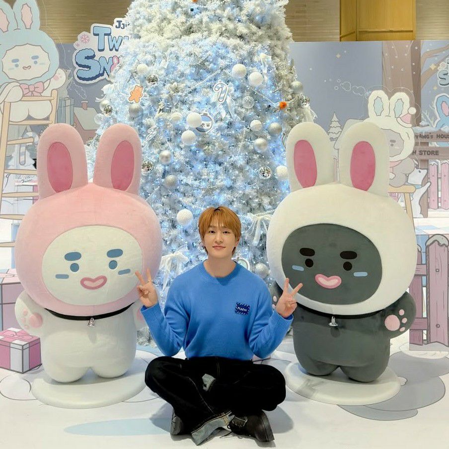 A moment captured by Onew (SHINee)'s fan