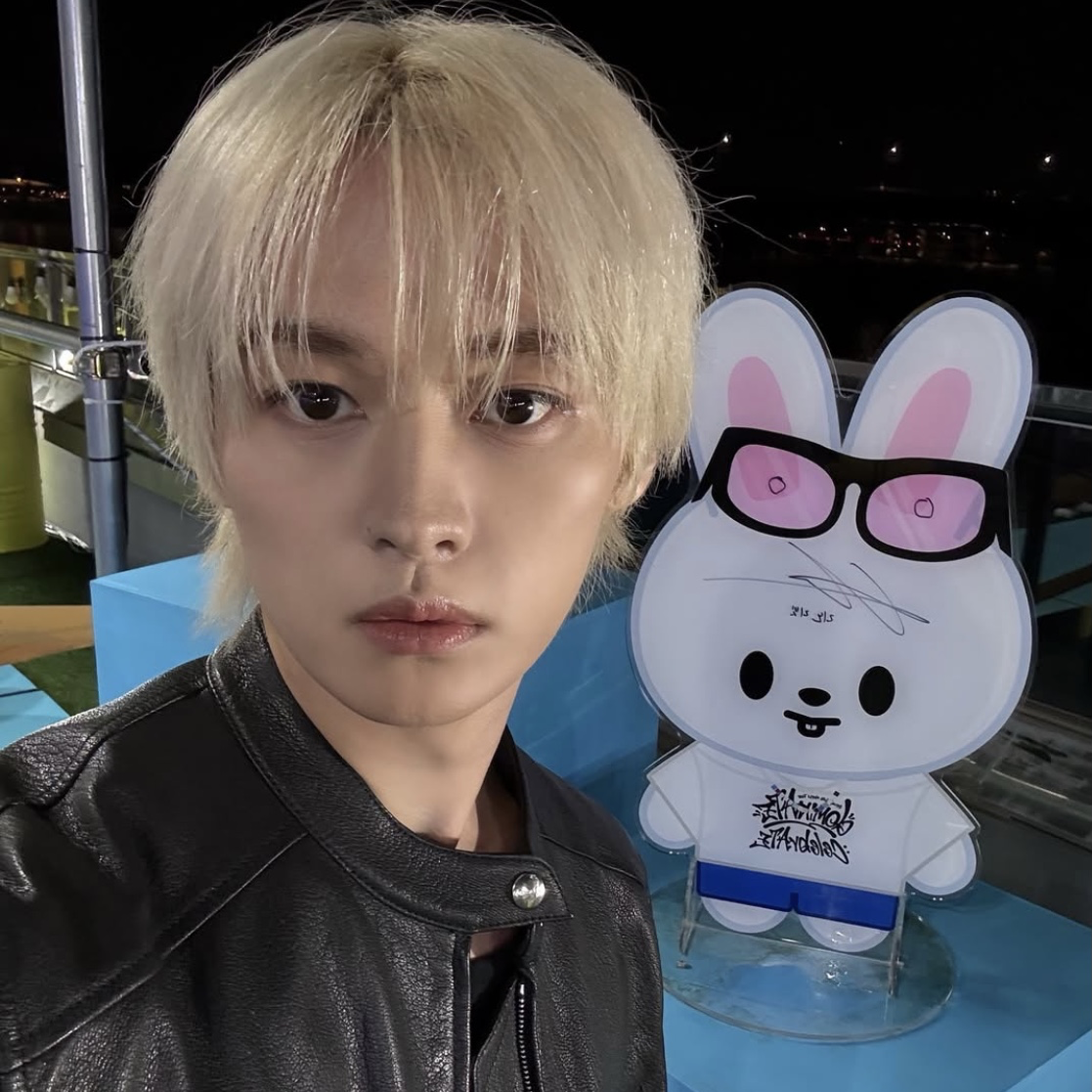 Latest photo of Lee Know (Stray Kids)
