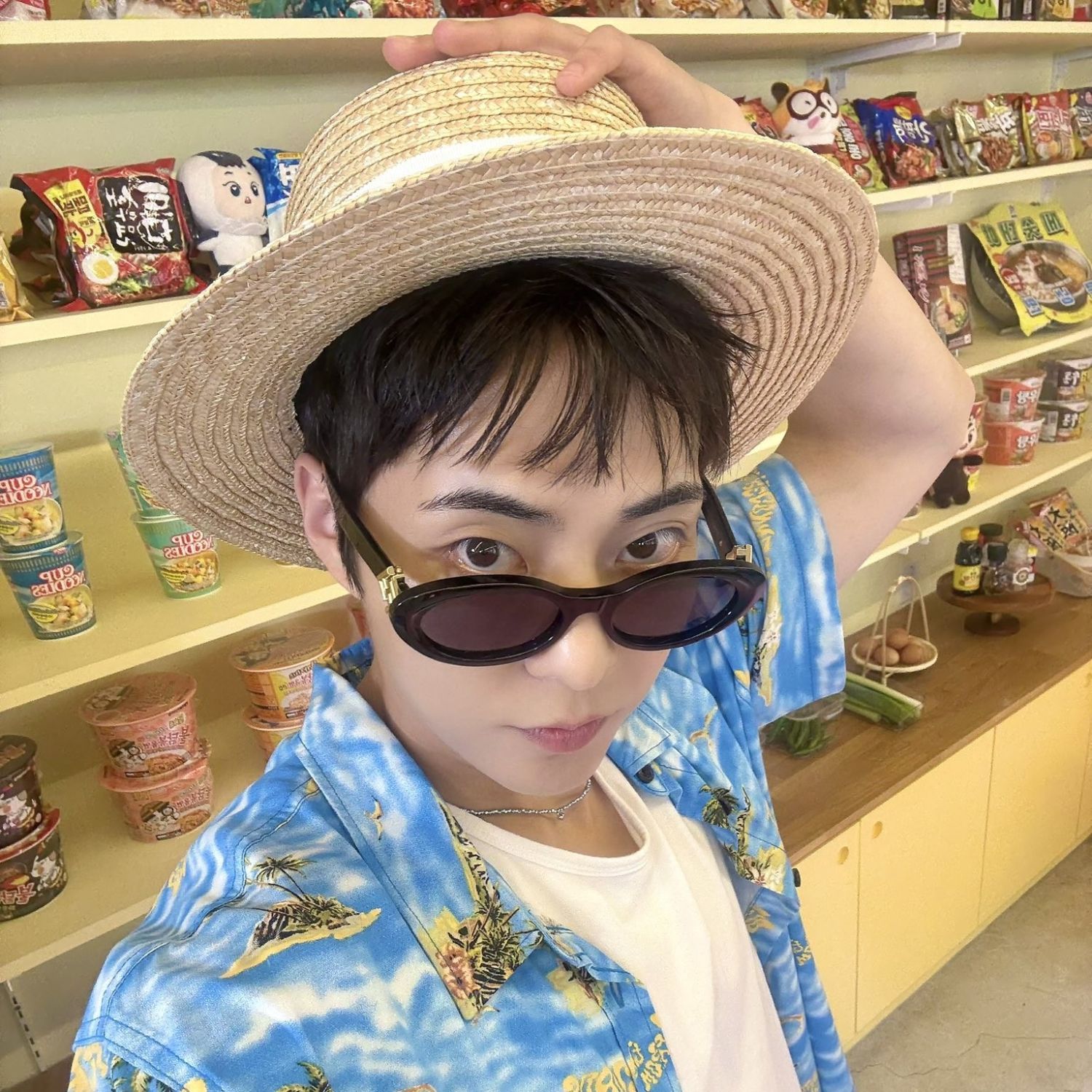Behind-the-scenes cut of Xiumin (EXO)