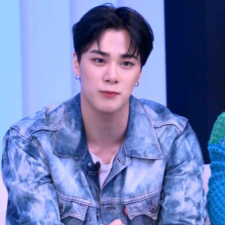 A moment captured by Moonbin (ASTRO)'s fan