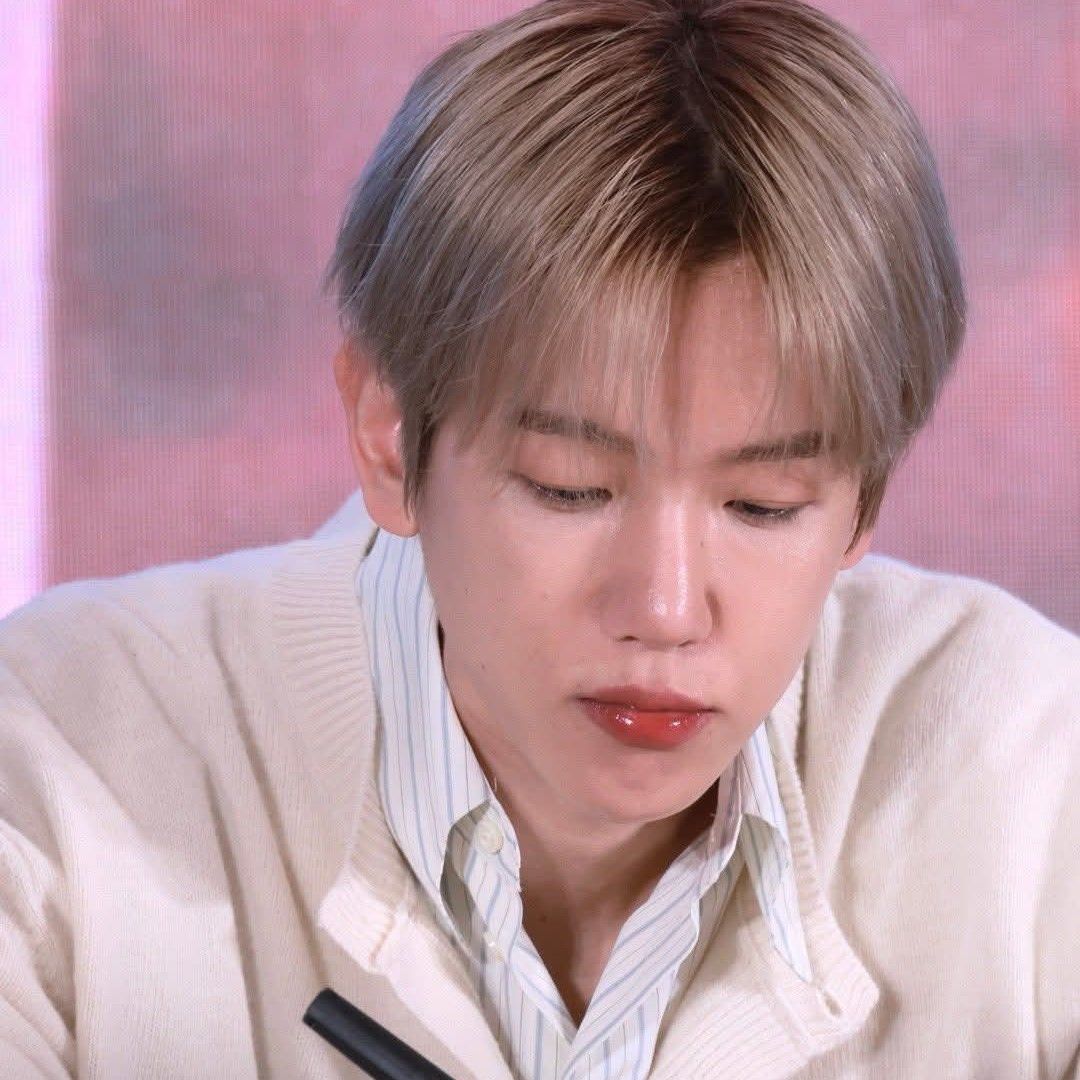 伯賢 (EXO)的幕後花絮