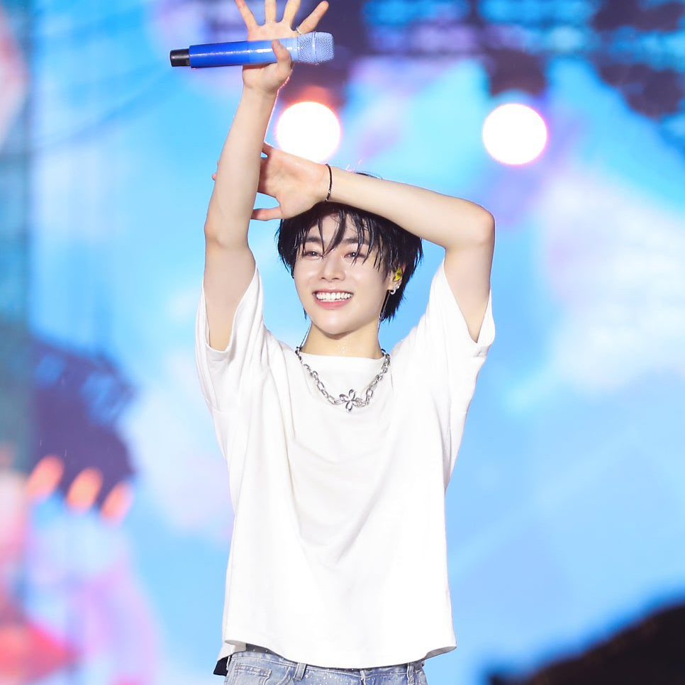Momen yang diabadikan oleh penggemar Hanbin (TEMPEST)
