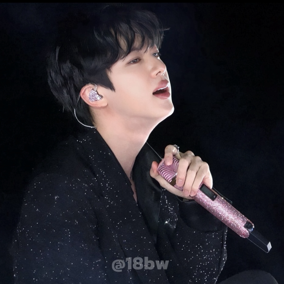 Behind-the-scenes cut of Jin (BTS)