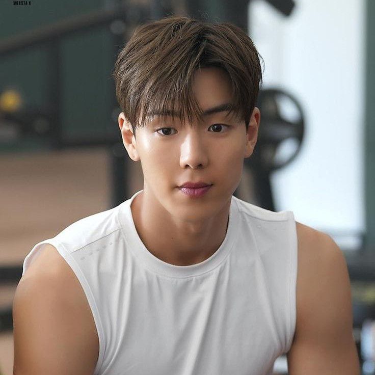 Behind-the-scenes cut of Shownu (MONSTA X)
