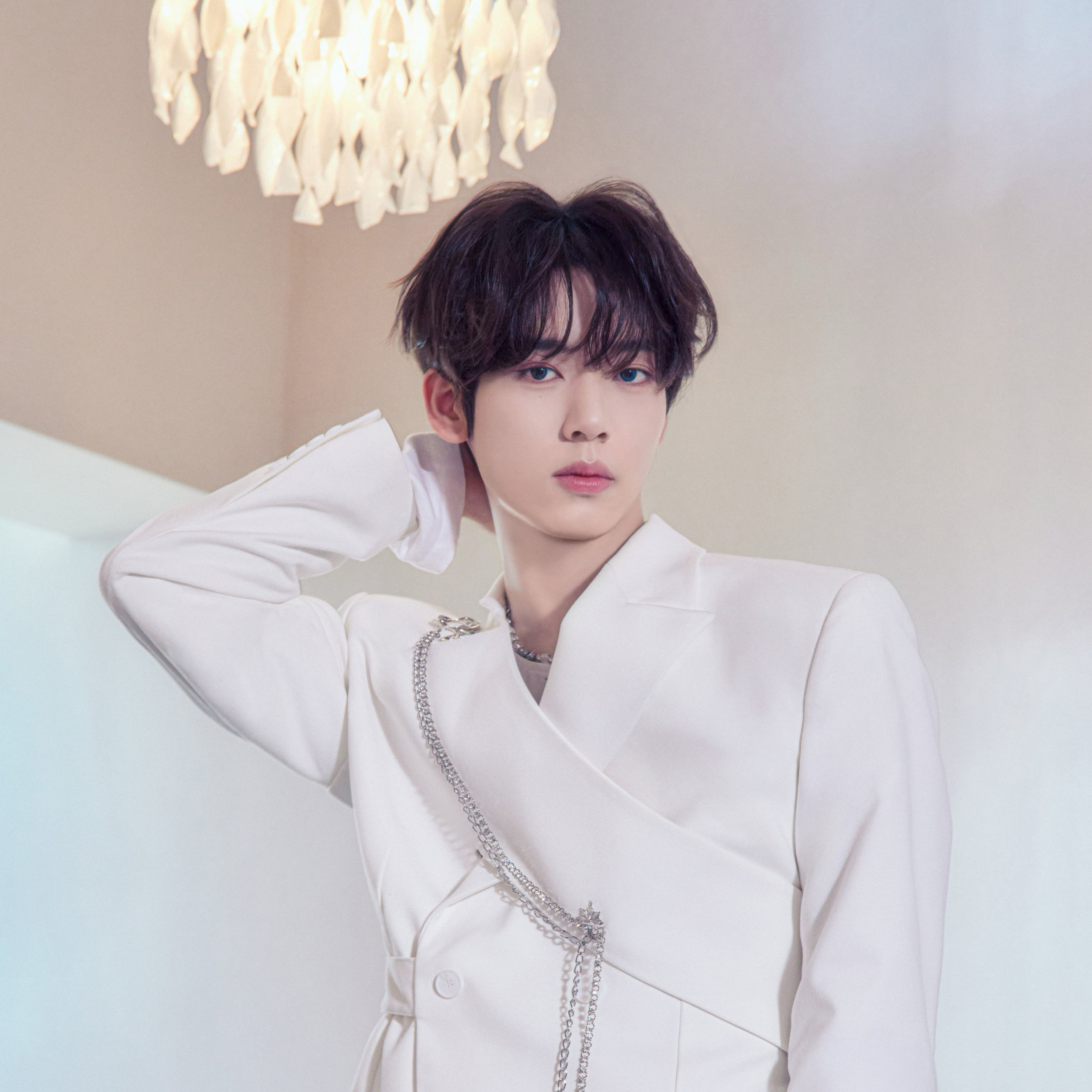 Foto terbaru Han Yujin (ZEROBASEONE)