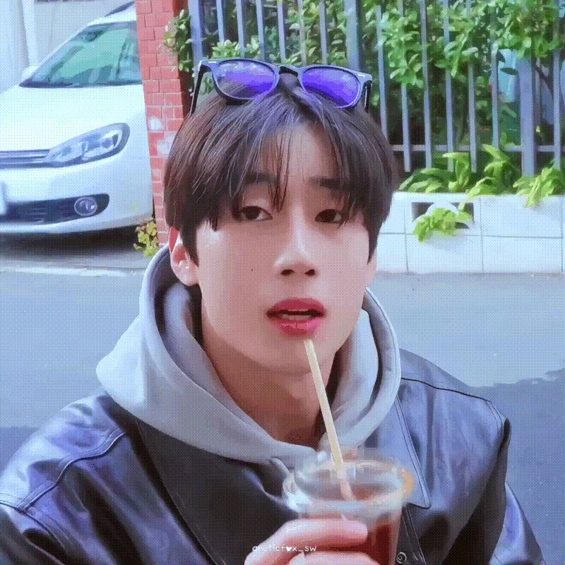 Behind-the-scenes cut of Han Seungwoo