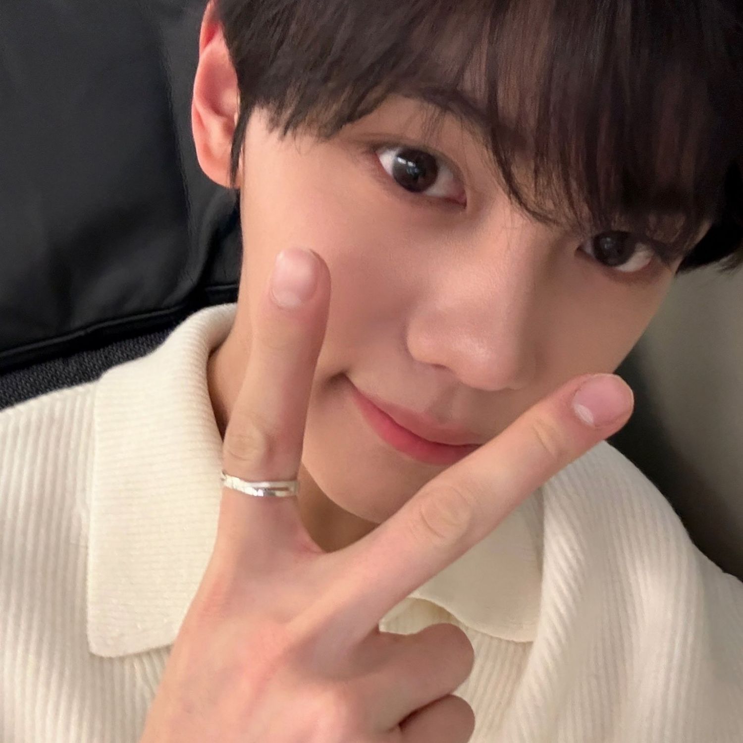 Recent activity shot of Kim Gyuvin (ZEROBASEONE)