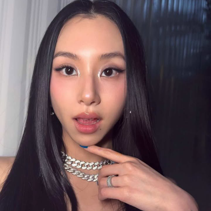 彩瑛 (TWICE)的最新照片