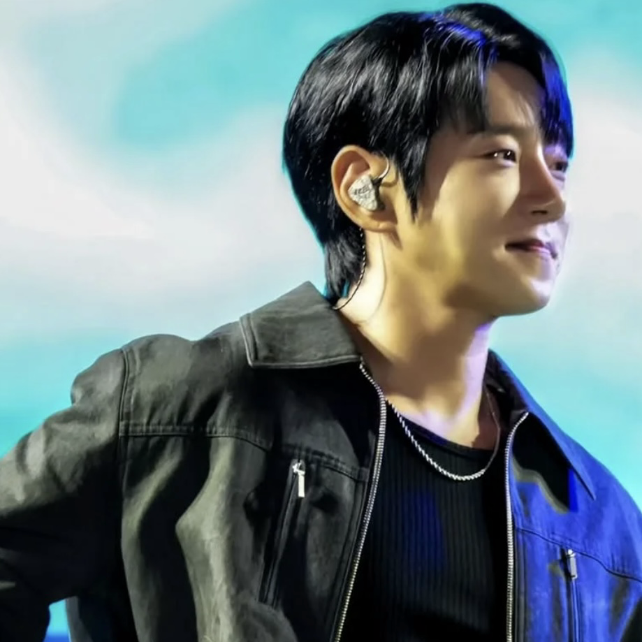 Foto terbaru Hwang Chiyeol