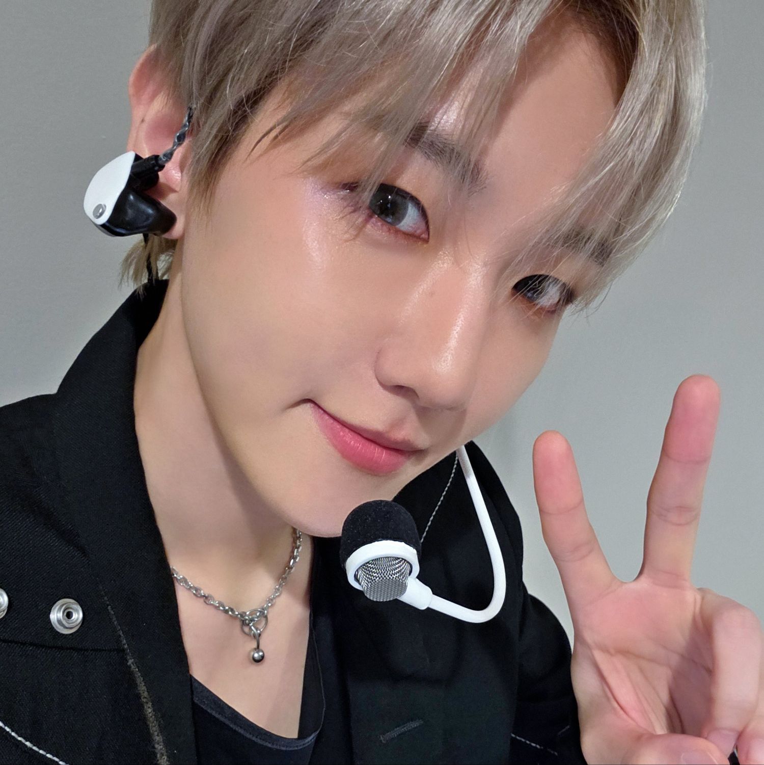 백현 (EXO) 최근 활동샷