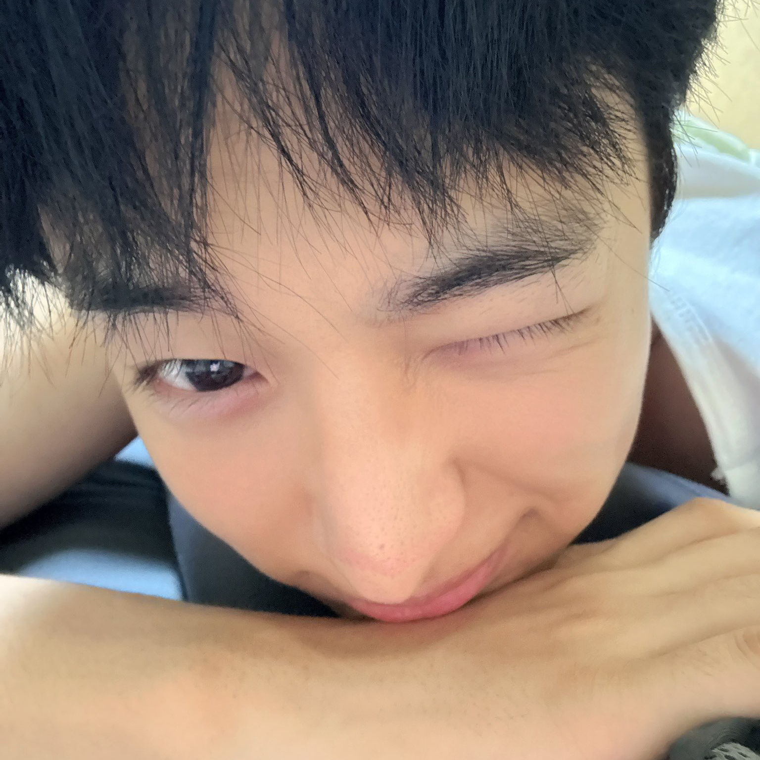 Behind-the-scenes cut of Choi Byungchan