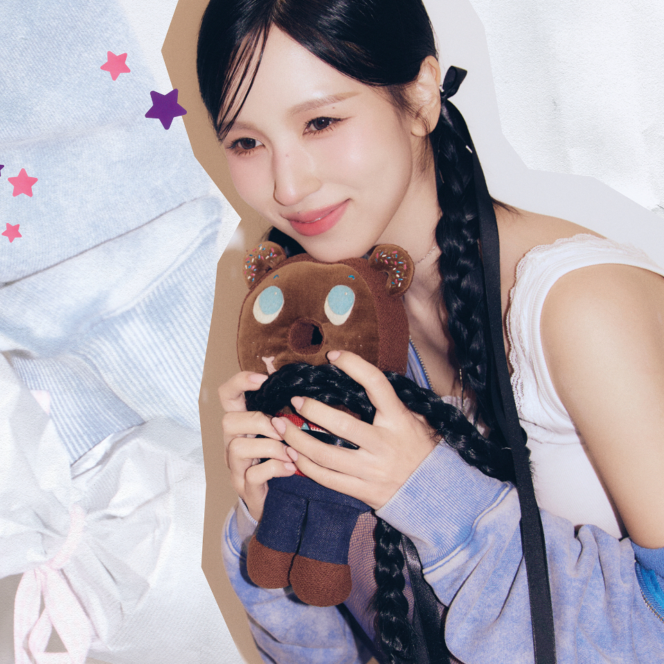 Recent activity shot of Mina (TWICE)