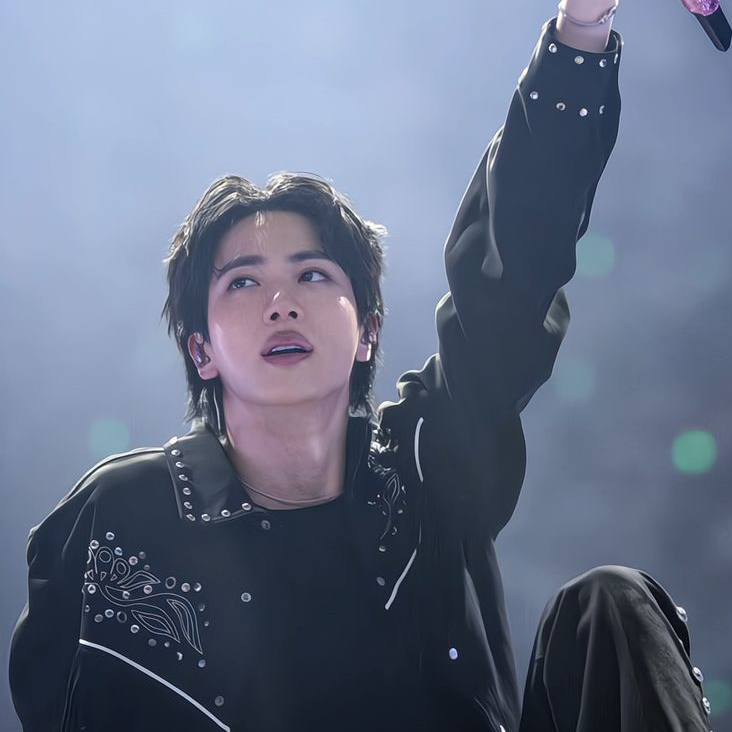 Momen yang diabadikan oleh penggemar Jin (BTS)