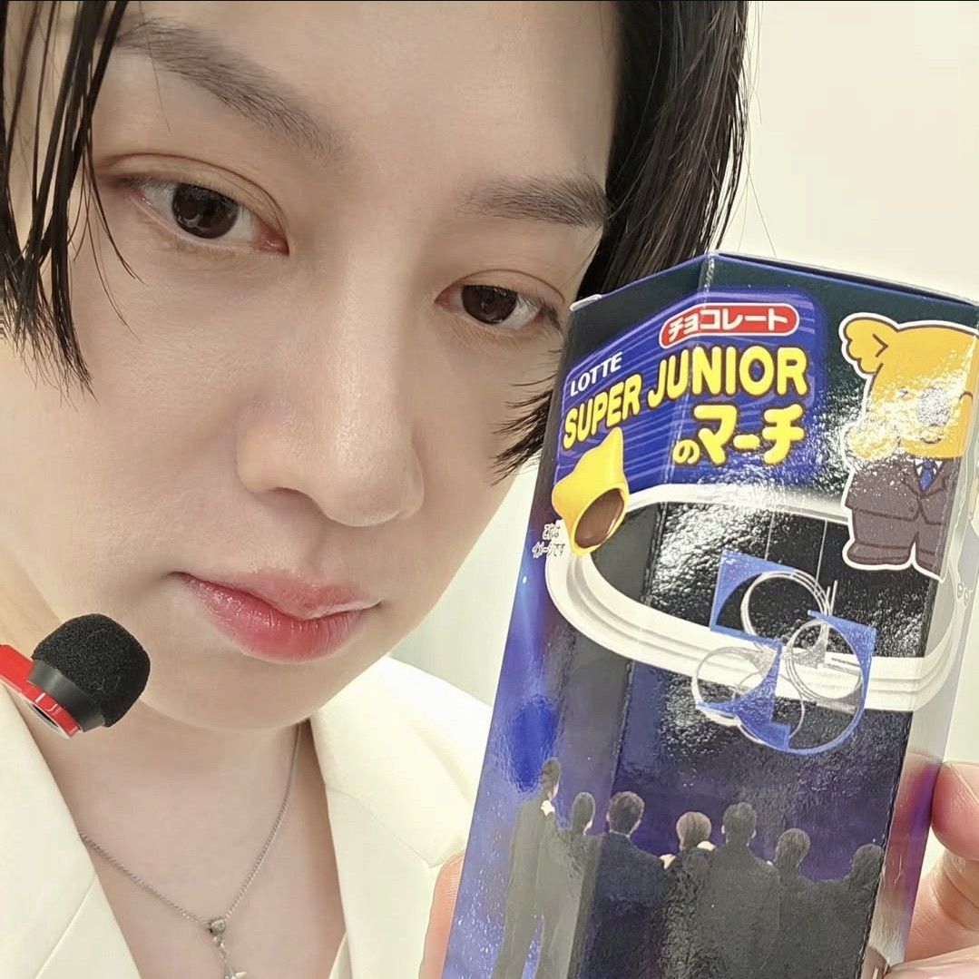 Behind-the-scenes cut of Heechul (Super Junior)