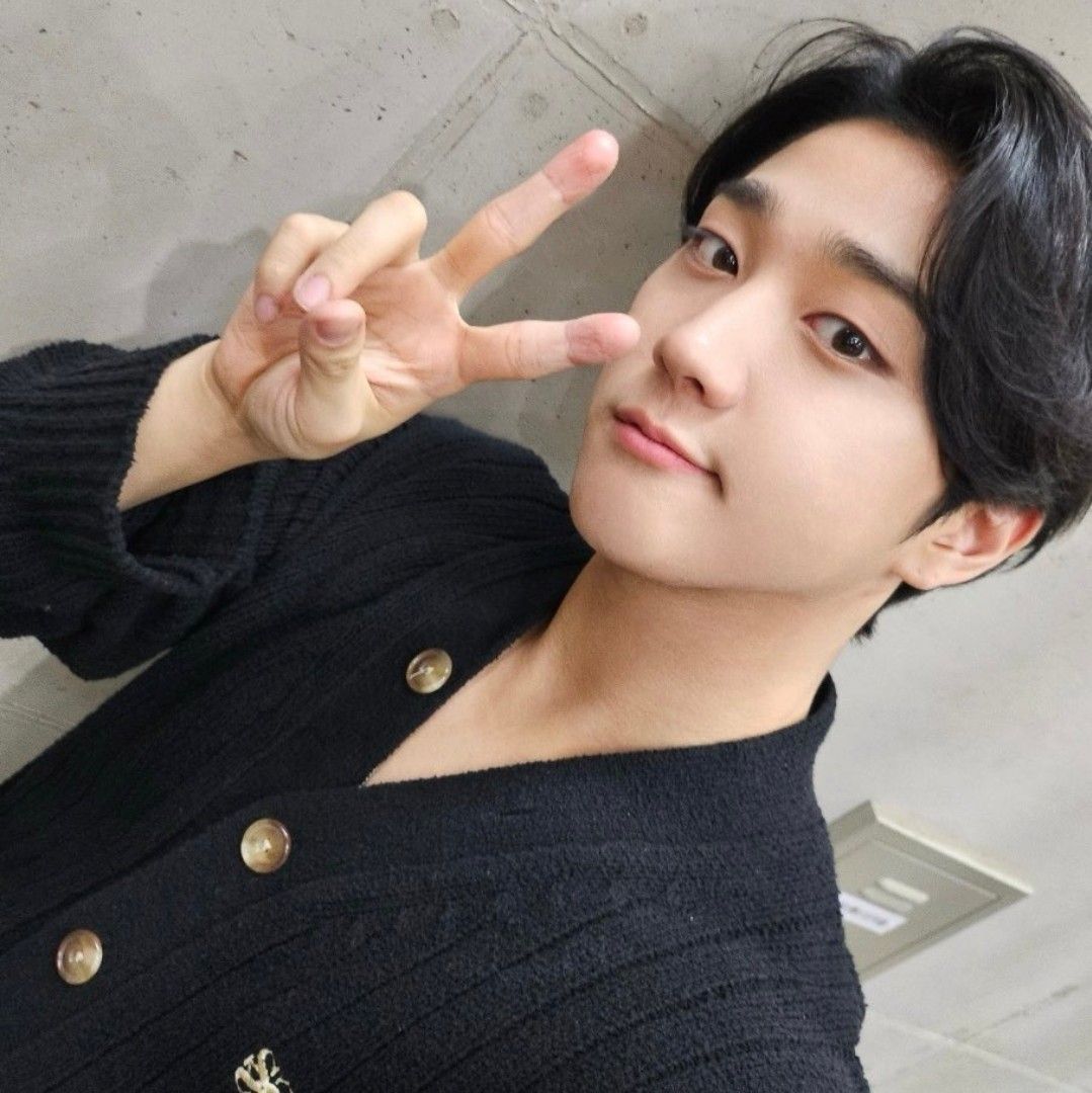 Recent activity shot of Hong Joochan (GoldenChild)