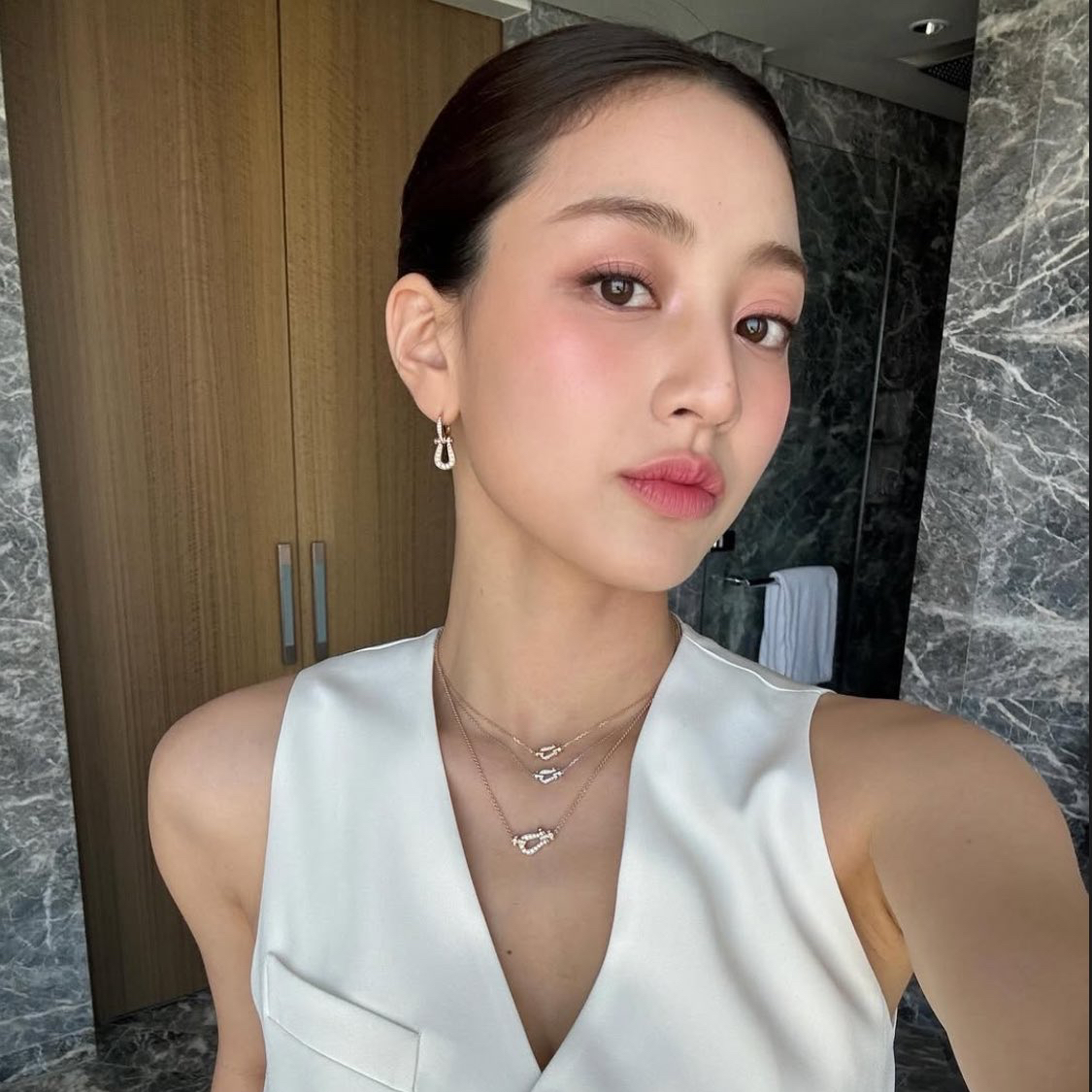 Behind-the-scenes cut of Jihyo (TWICE)