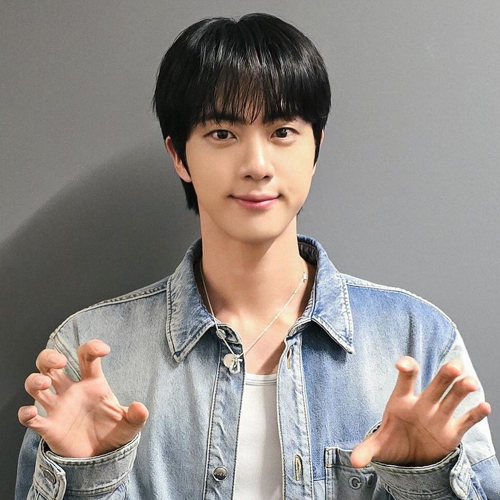 Behind-the-scenes cut of Jin (BTS)