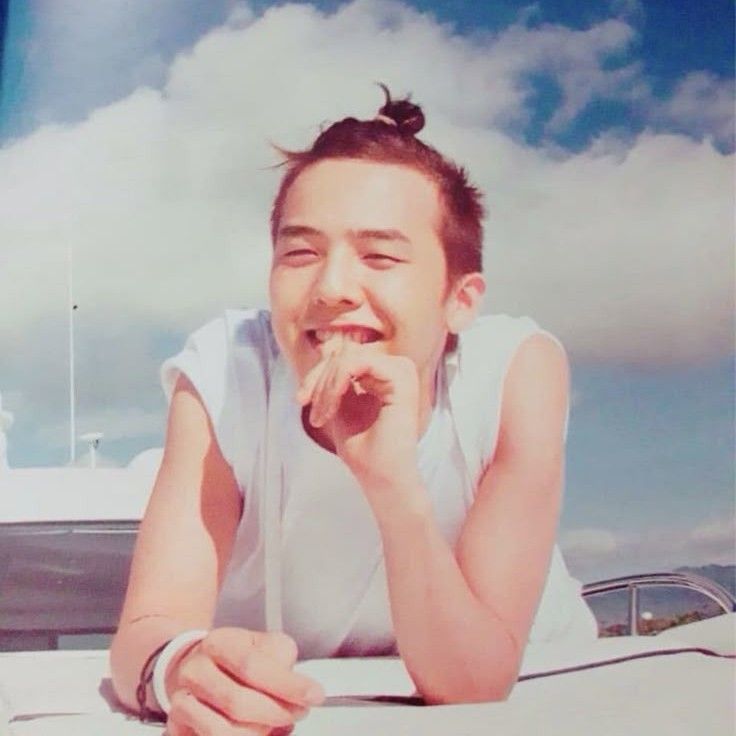 Behind-the-scenes cut of G-DRAGON (BIGBANG)
