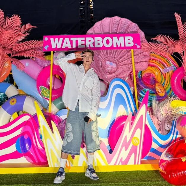 Latest photo of Donghae (Super Junior)
