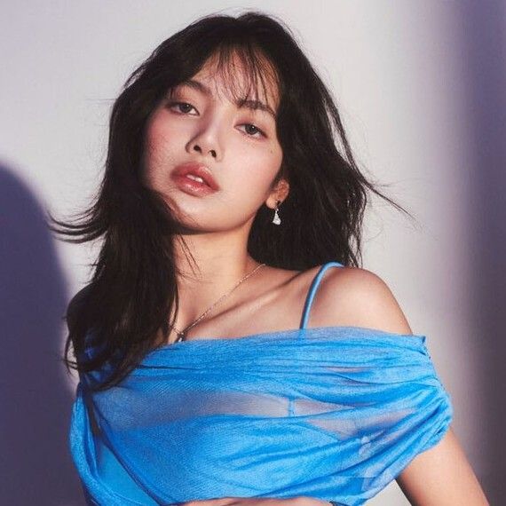 Lisa (BLACKPINK)的最新照片