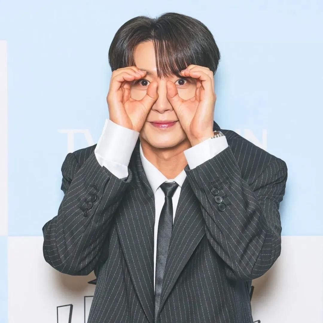 Recent activity shot of Leeteuk (Super Junior)