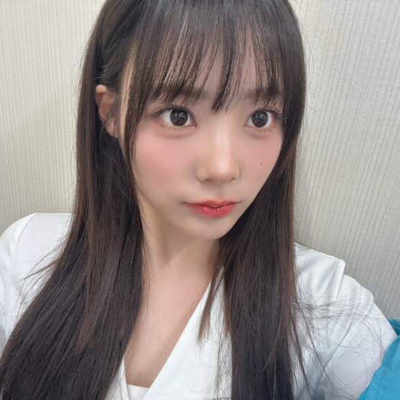 Latest photo of Siyeon (QWER)