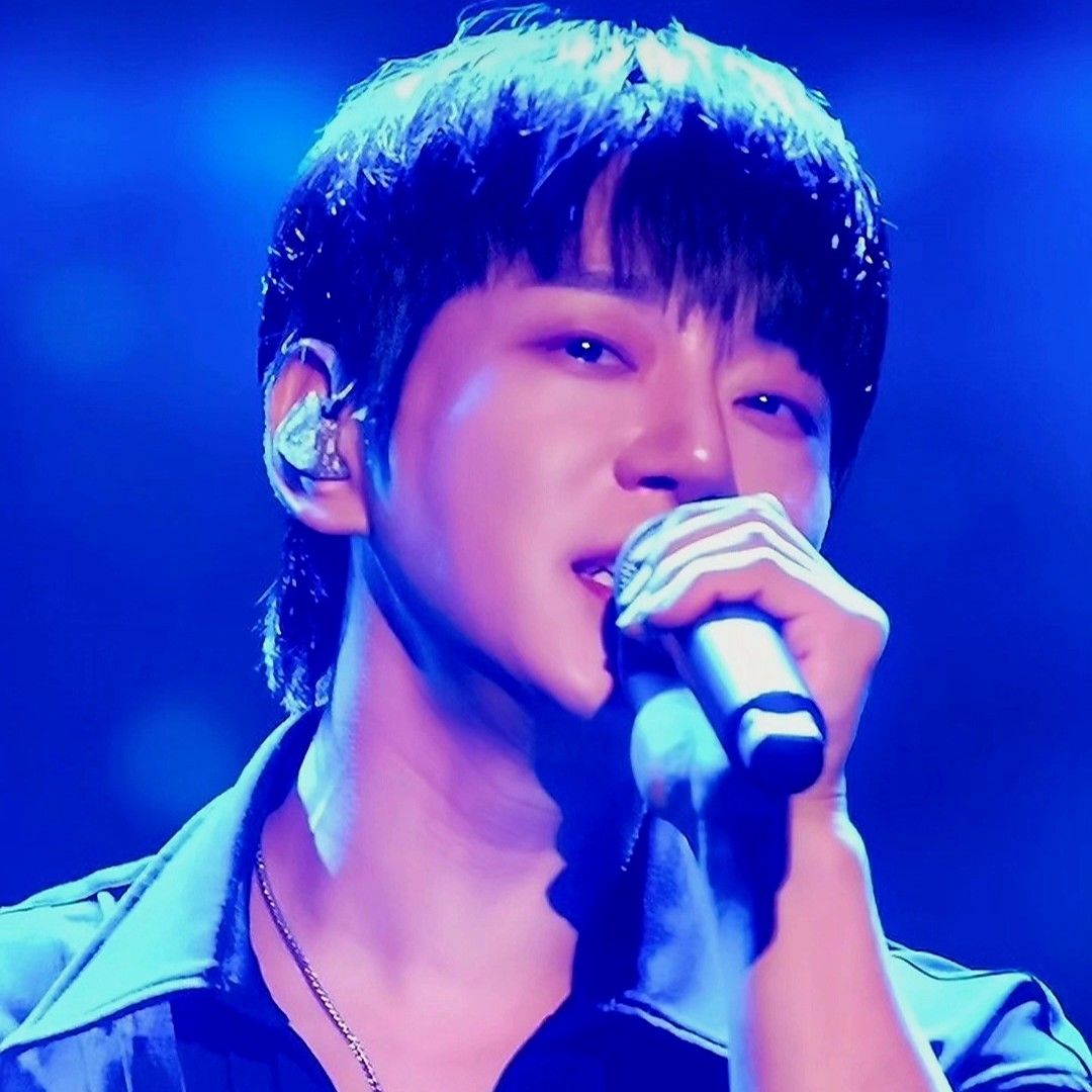 A moment captured by Hwang Chiyeol's fan