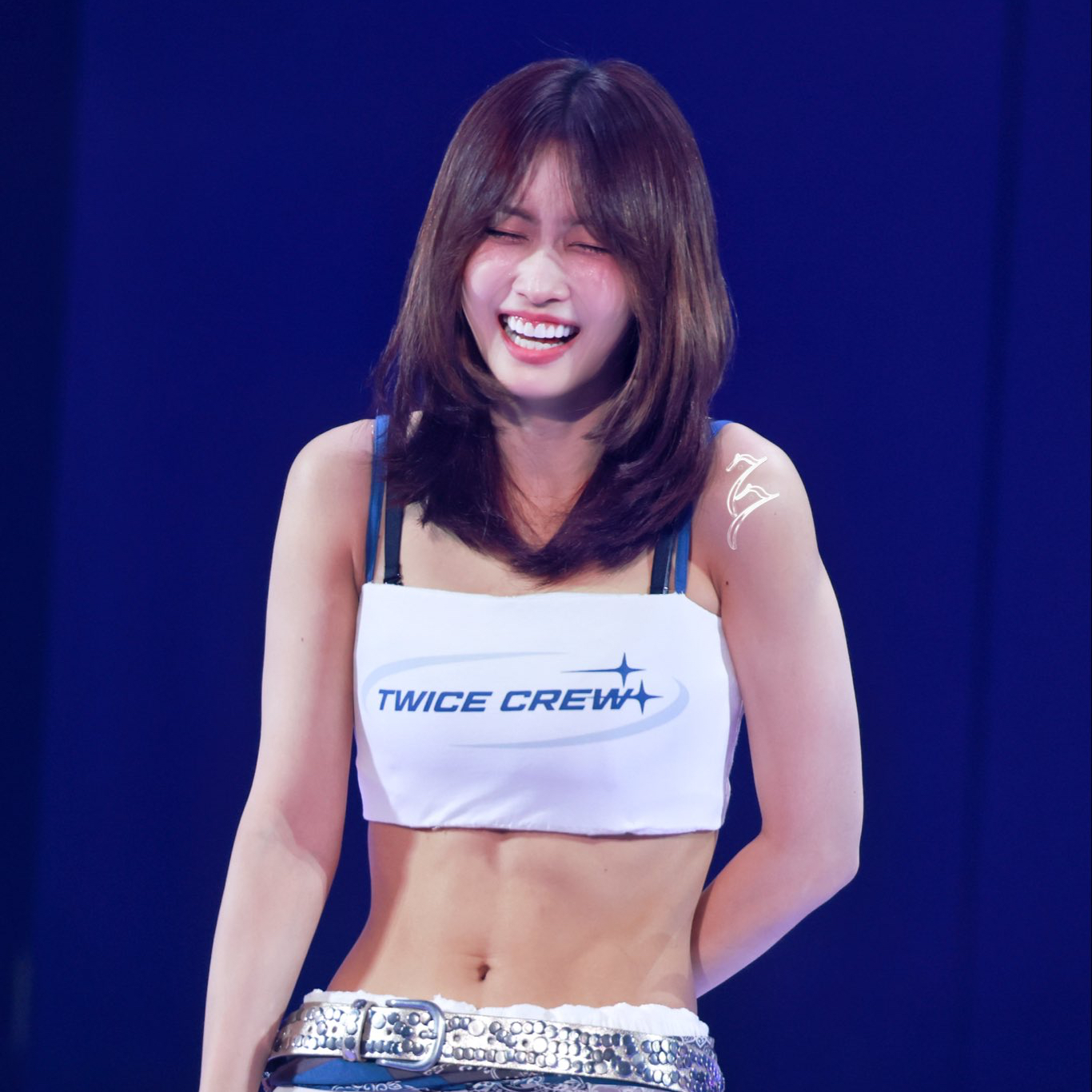 Behind-the-scenes cut of Momo (TWICE)