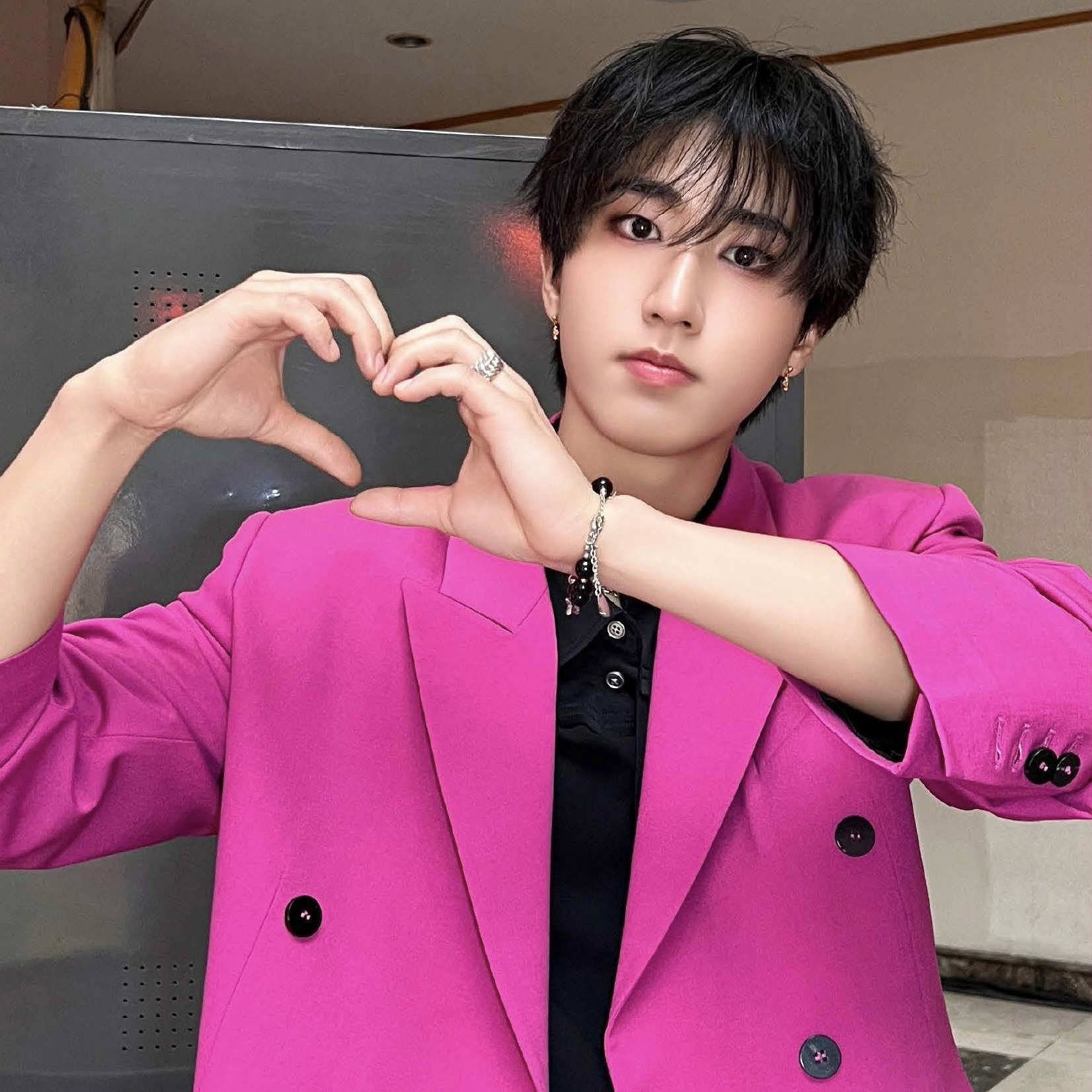 Latest photo of HAN (Stray Kids)