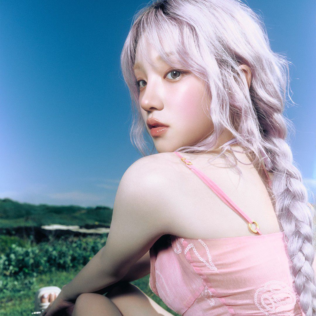Behind-the-scenes cut of Yuqi (i-dle)