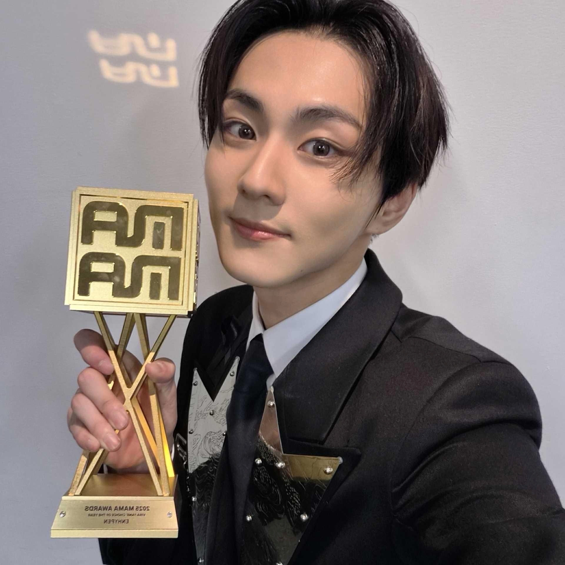 Behind-the-scenes cut of Jungwon (ENHYPEN)