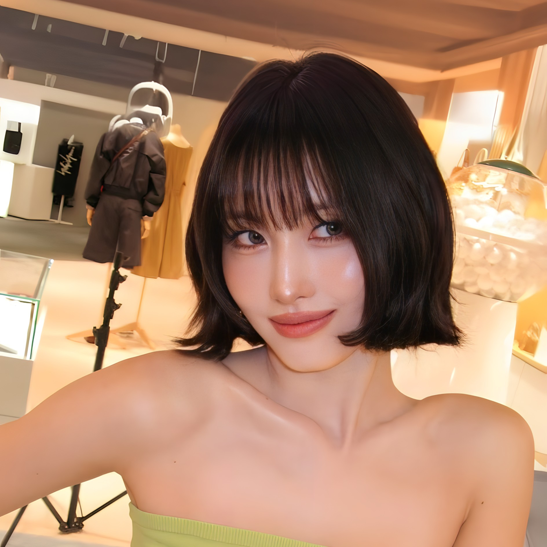 モモ (TWICE)の最新写真