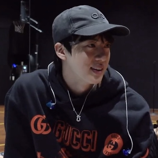 진 (방탄소년단)의 비하인드 컷