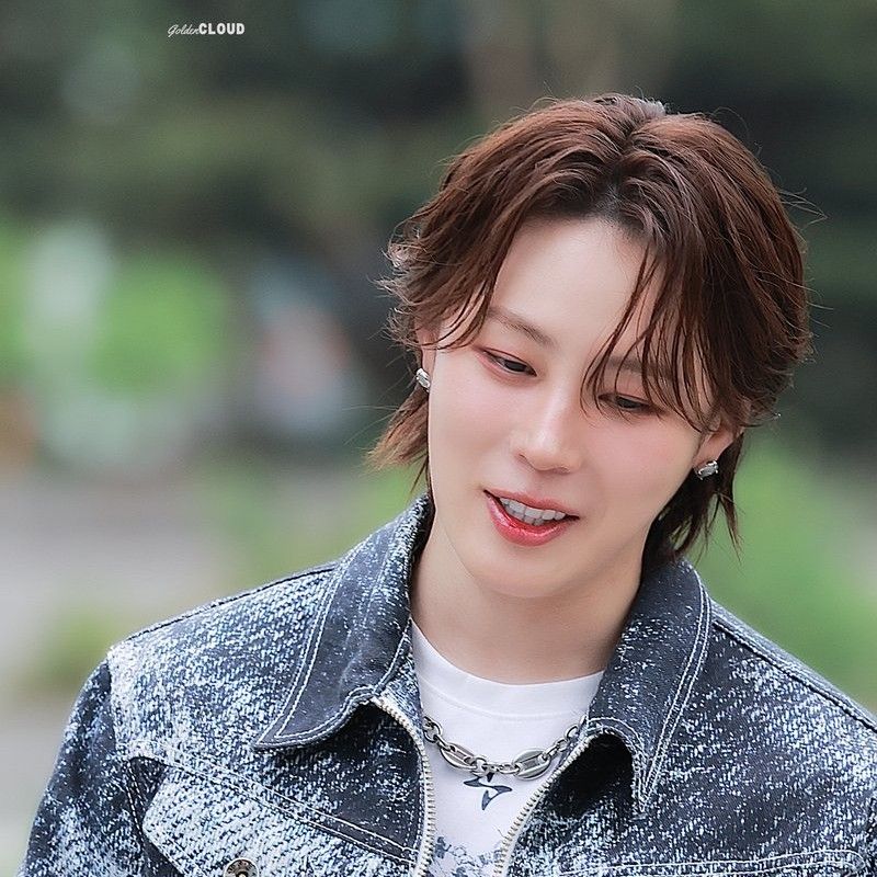 A moment captured by Ha Sungwoon's fan
