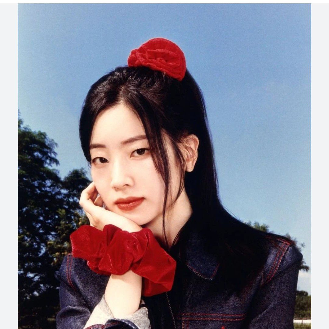 Behind-the-scenes cut of Dahyun (TWICE)