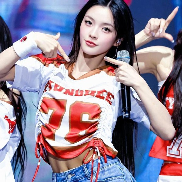 Best moment chosen by Iroha (ILLIT) fandom