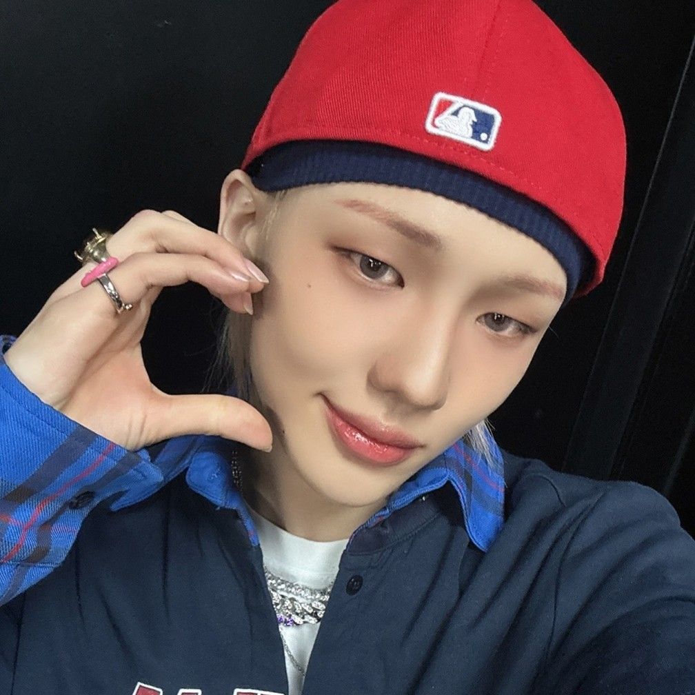 Behind-the-scenes cut of Junhyeok (TNX)